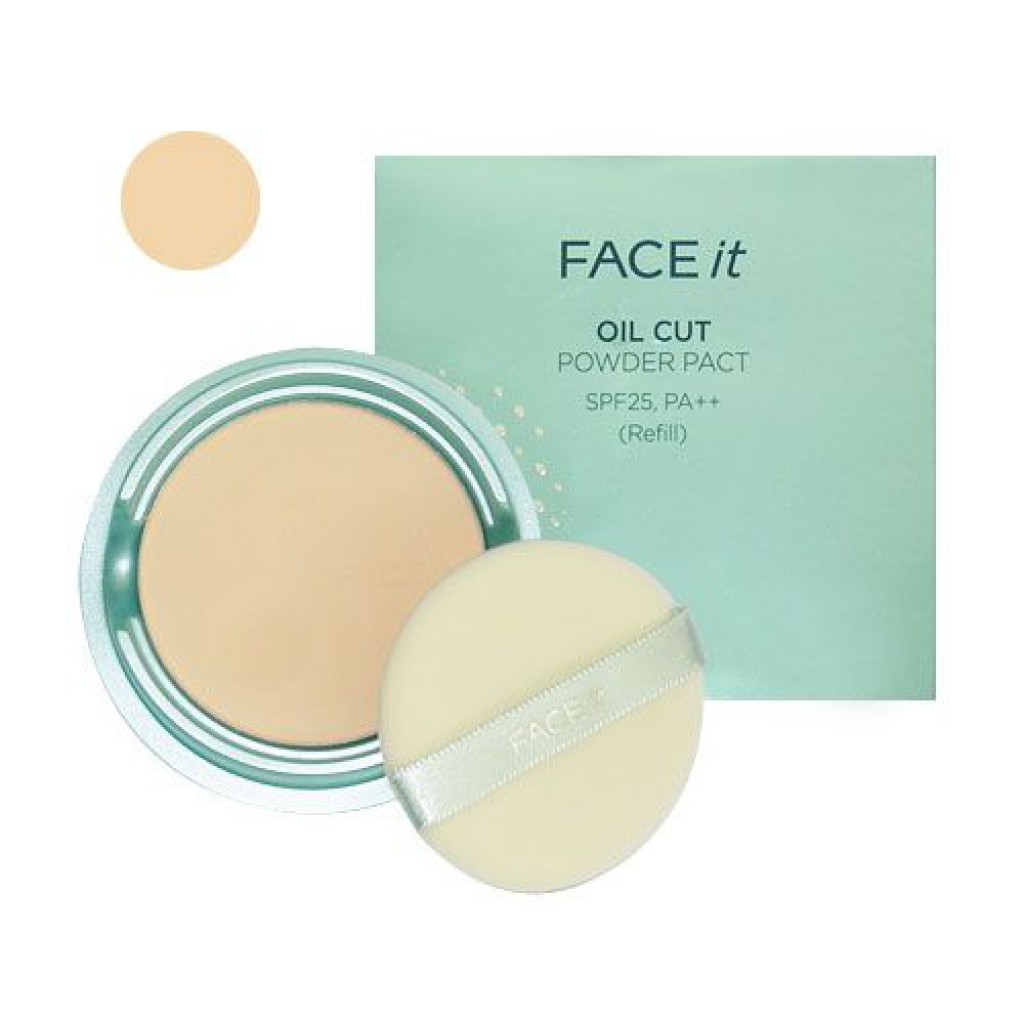Phấn phủ Face It Oil Cut Powder Pact nằm trong bộ sản phẩm trang điểm đặc biệt dành cho da dầu của The Face Shop.