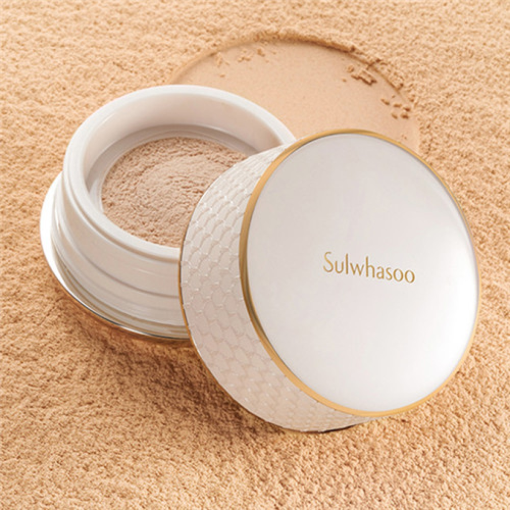 Sulwhasoo Perfecting Powder còn được đánh giá cao với khả năng che phủ và kiềm dầu tốt